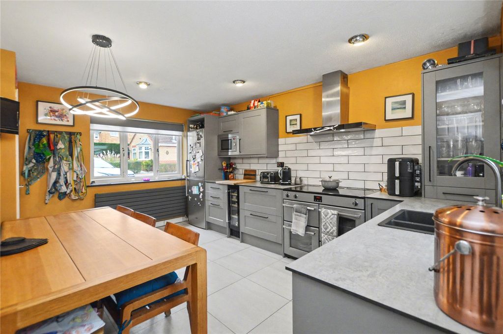 Property photo 3 of 18 Picture No. 06