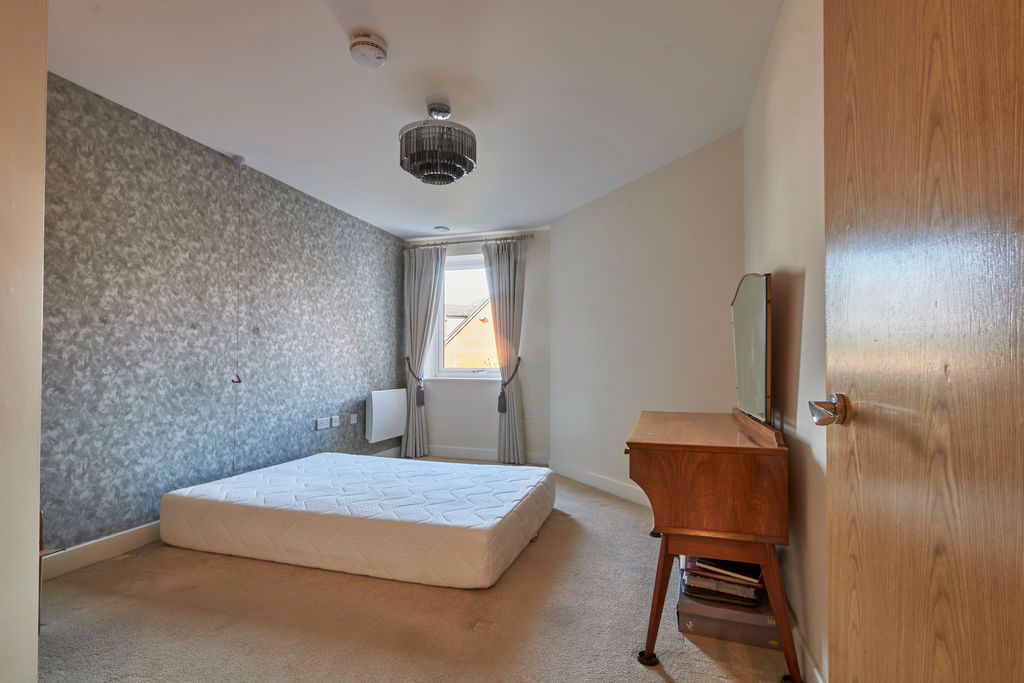 Property photo 3 of 10 Bedroom