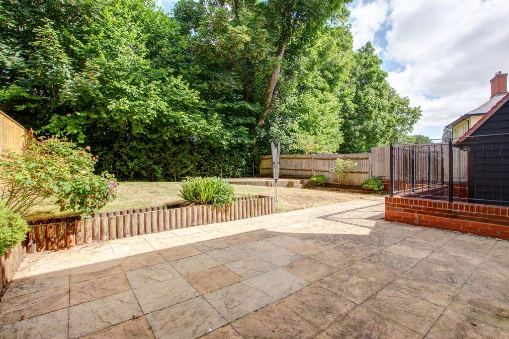 Property photo 3 of 18