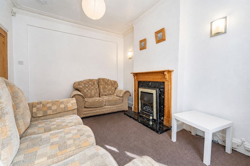 Property photo 3 of 19 Picture No. 06