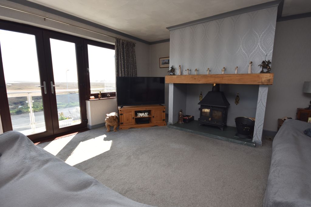 Property photo 3 of 37