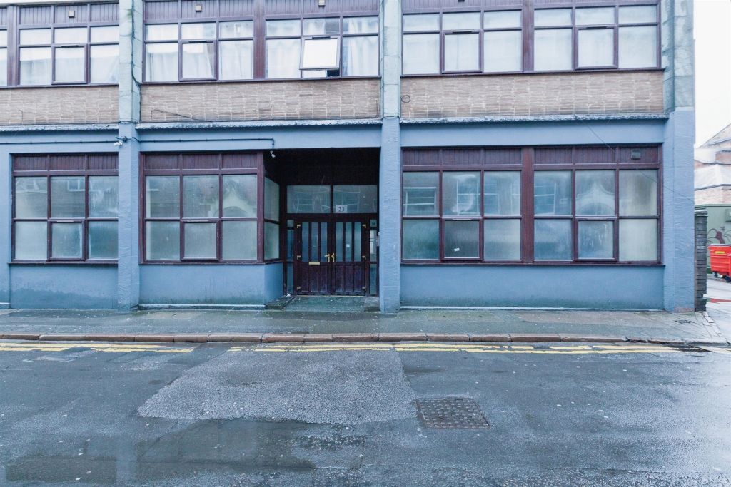 Property photo 1 of 18