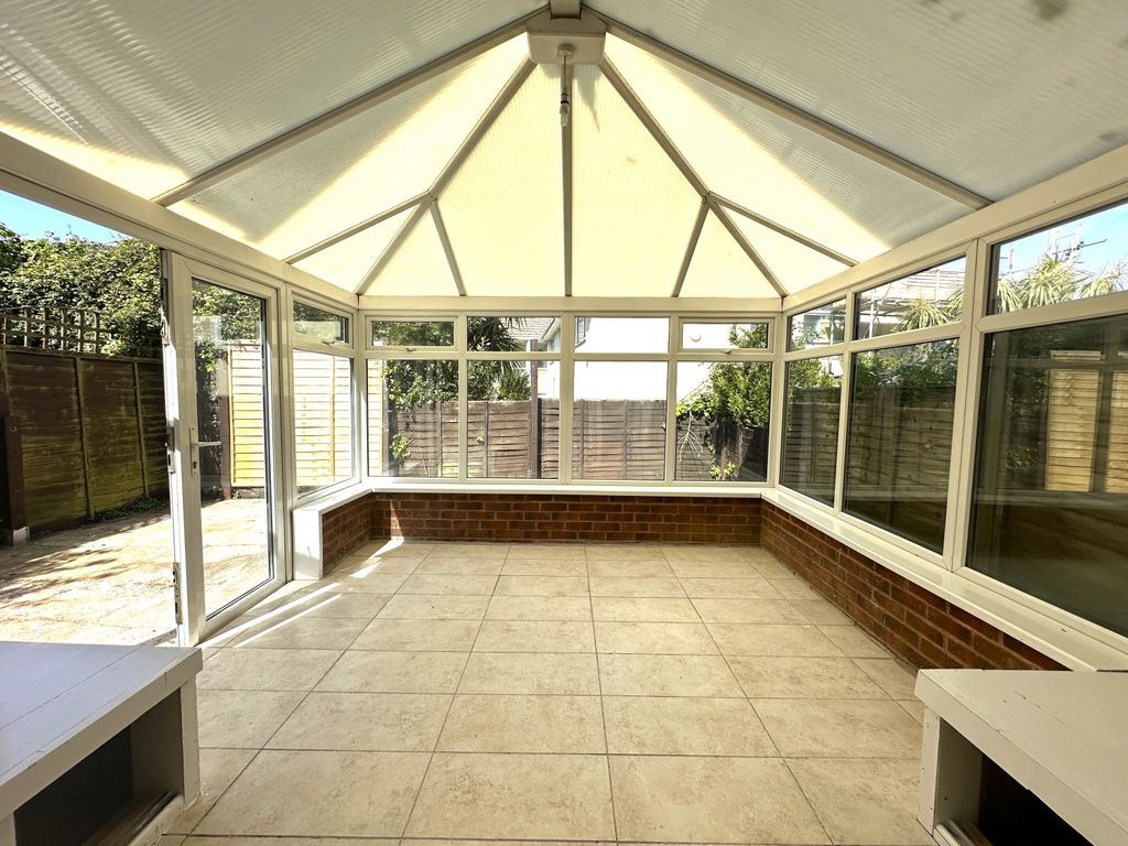 Property photo 3 of 10 Conservatory