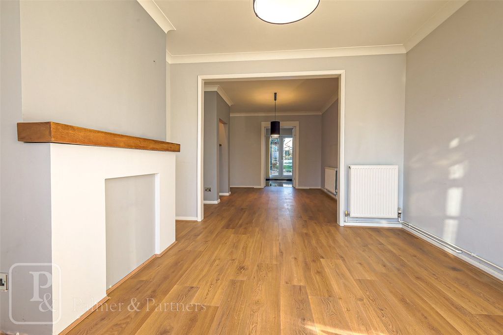 Property photo 3 of 18 Picture No. 02