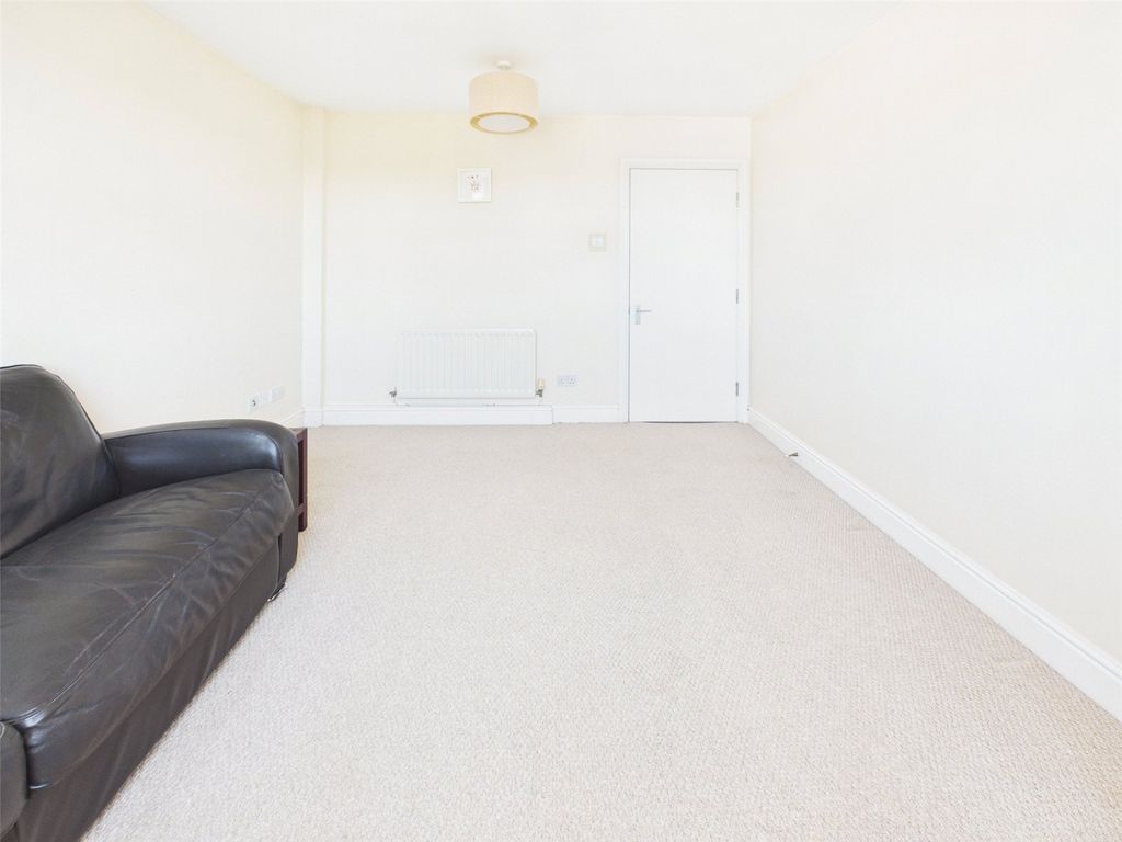 Property photo 3 of 8 Picture No. 05