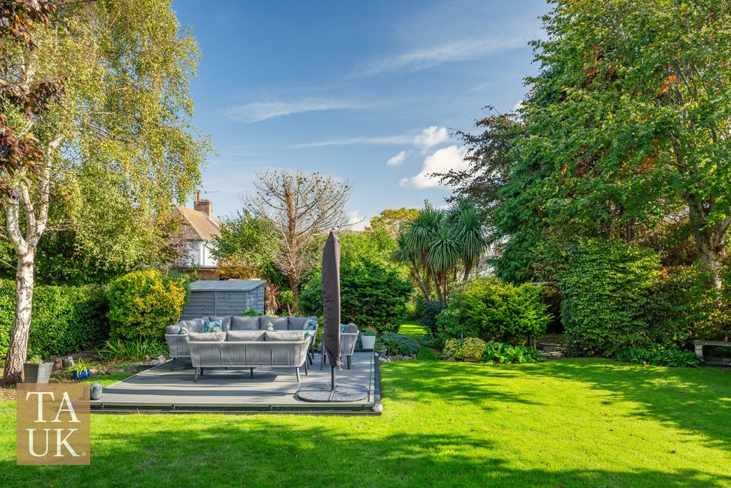 Property photo 2 of 15