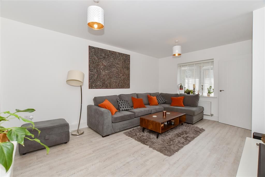 Property photo 1 of 15 Lounge