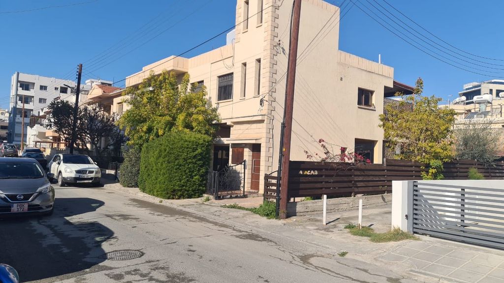 Property photo 2 of 3