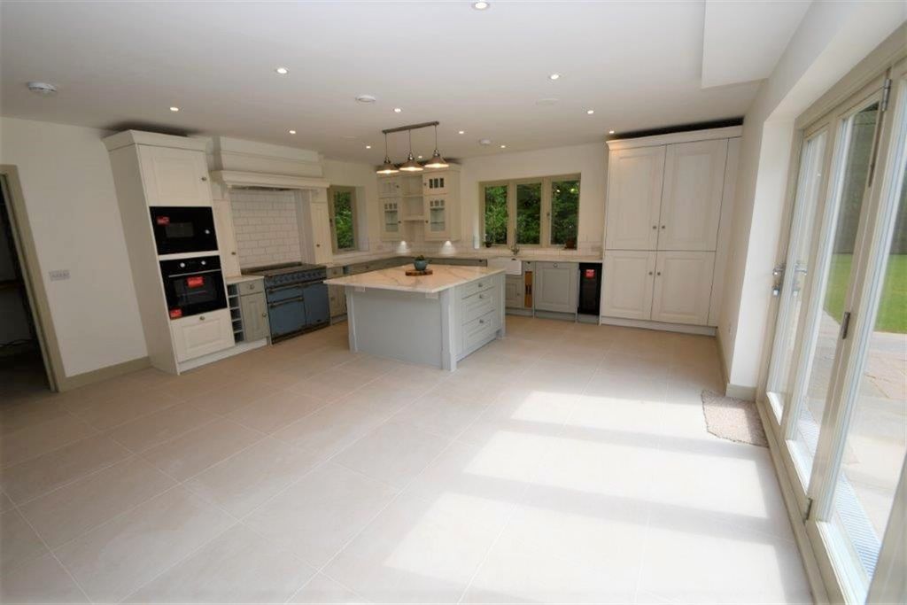 Property photo 2 of 20 Kitchen 1