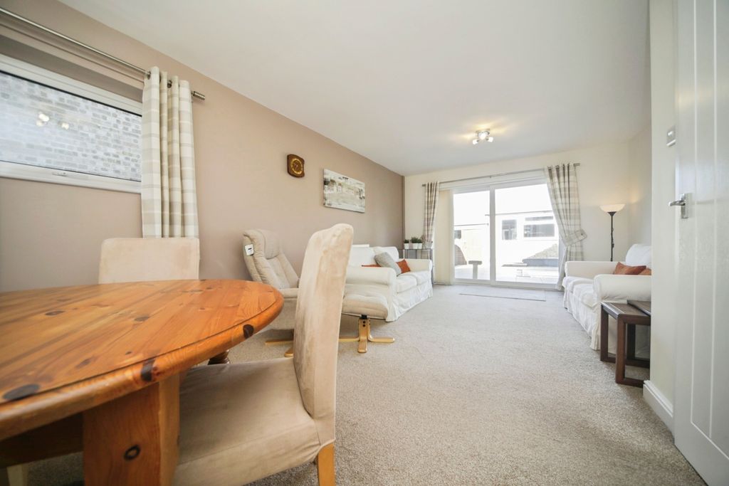 Property photo 2 of 20 Pbox-Img.Jpg