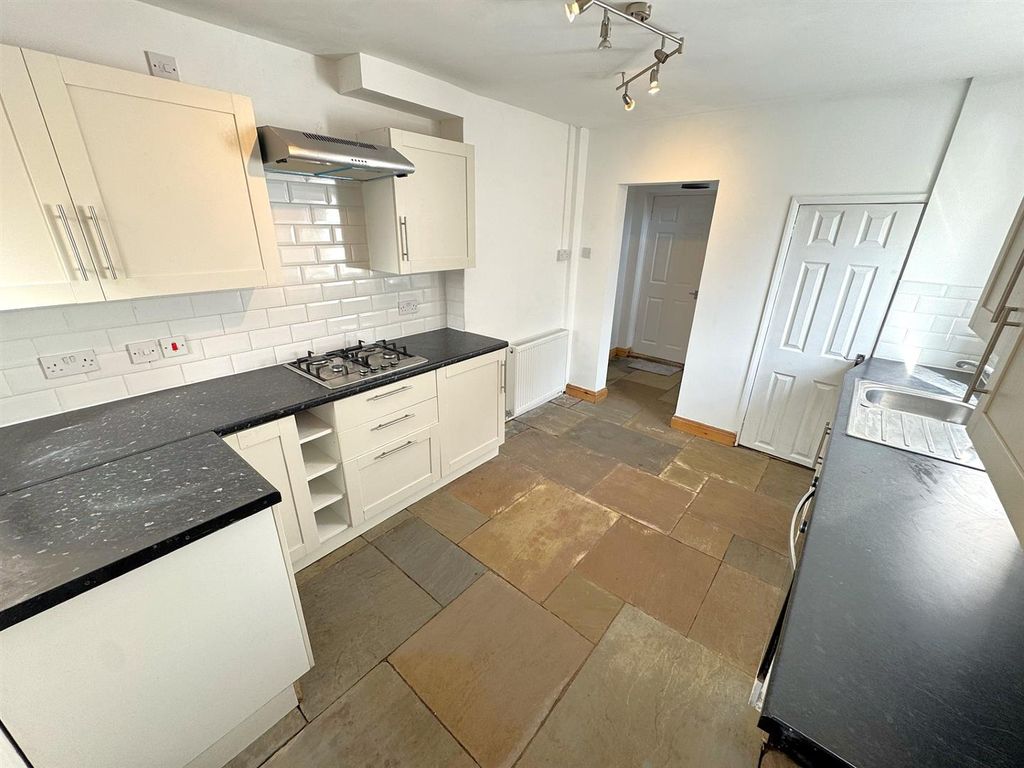 Property photo 3 of 31 Thumbnail_Img_8307.Jpg