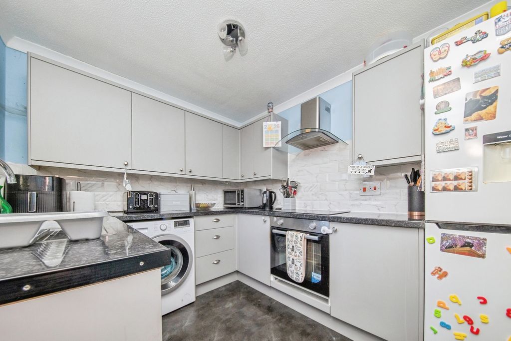 Property photo 3 of 20 Pbox-Img.Jpg