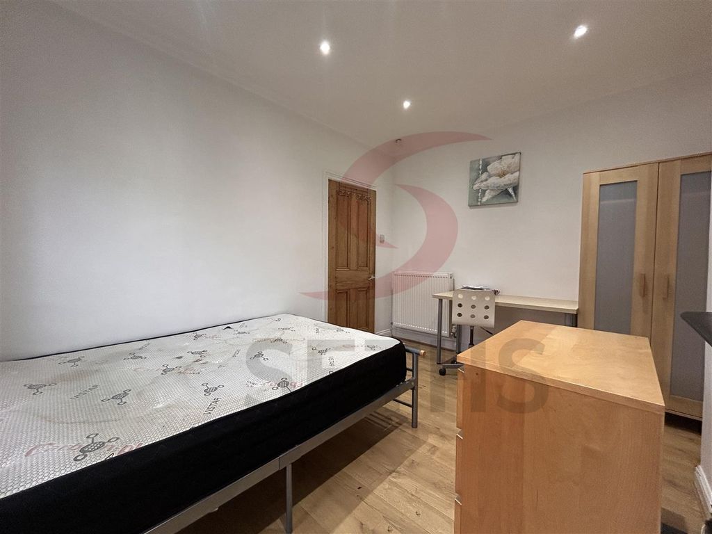 Property photo 3 of 16 Bedroom 1