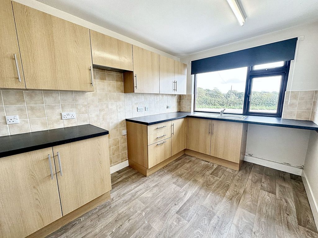 Property photo 2 of 13 Kitchen