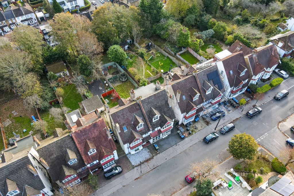 Property photo 3 of 21