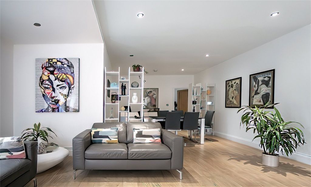 Property photo 3 of 22 Picture No. 57