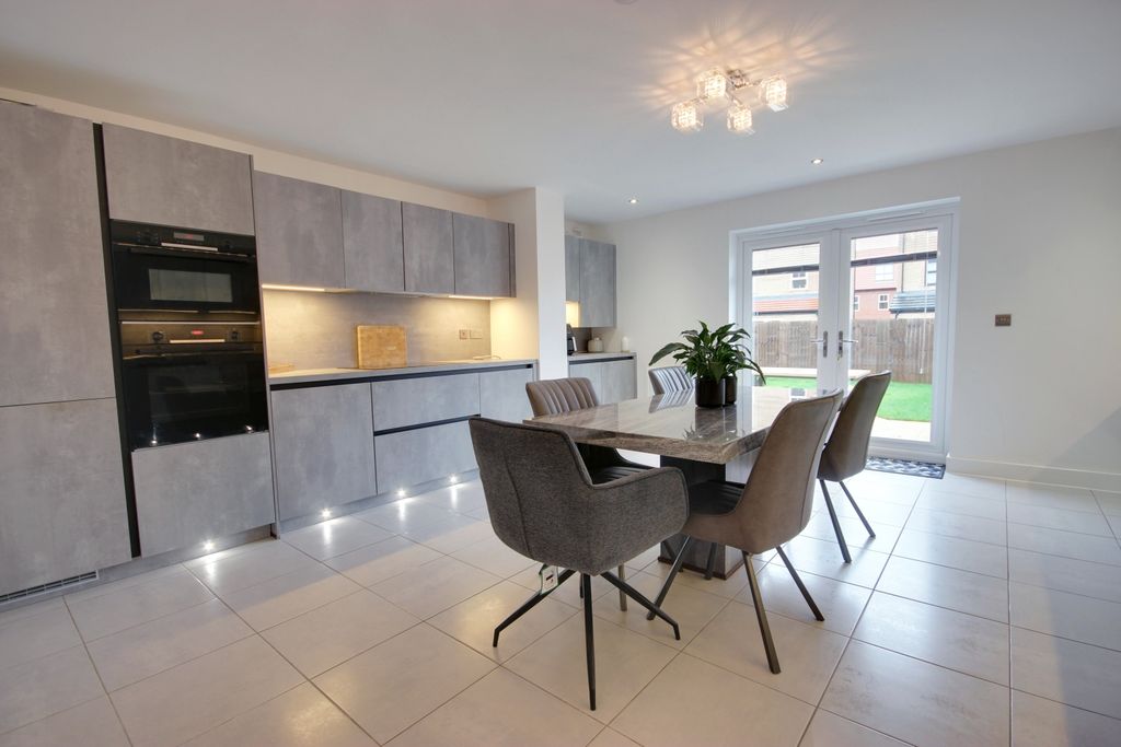 Property photo 3 of 20 1 Liv Kit Din A