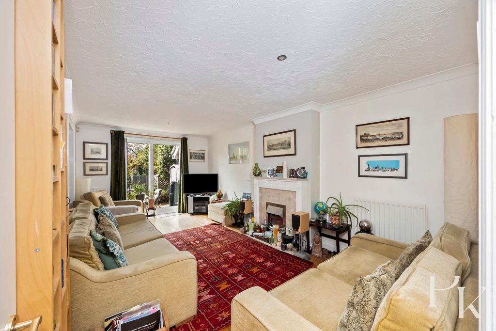 Property photo 3 of 24