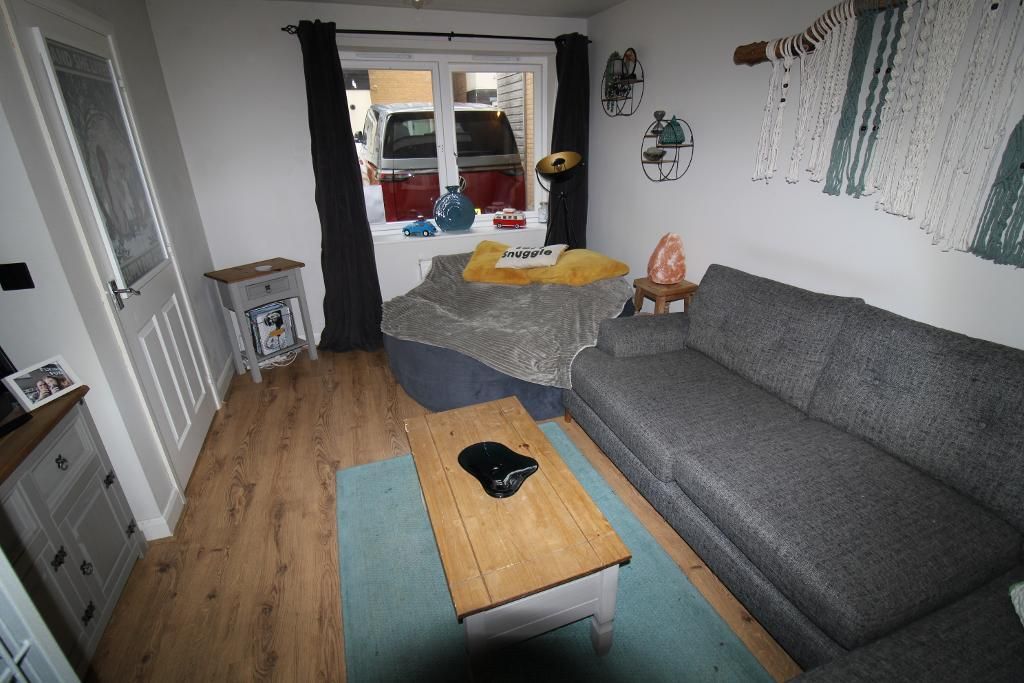 Property photo 3 of 14 Lounge