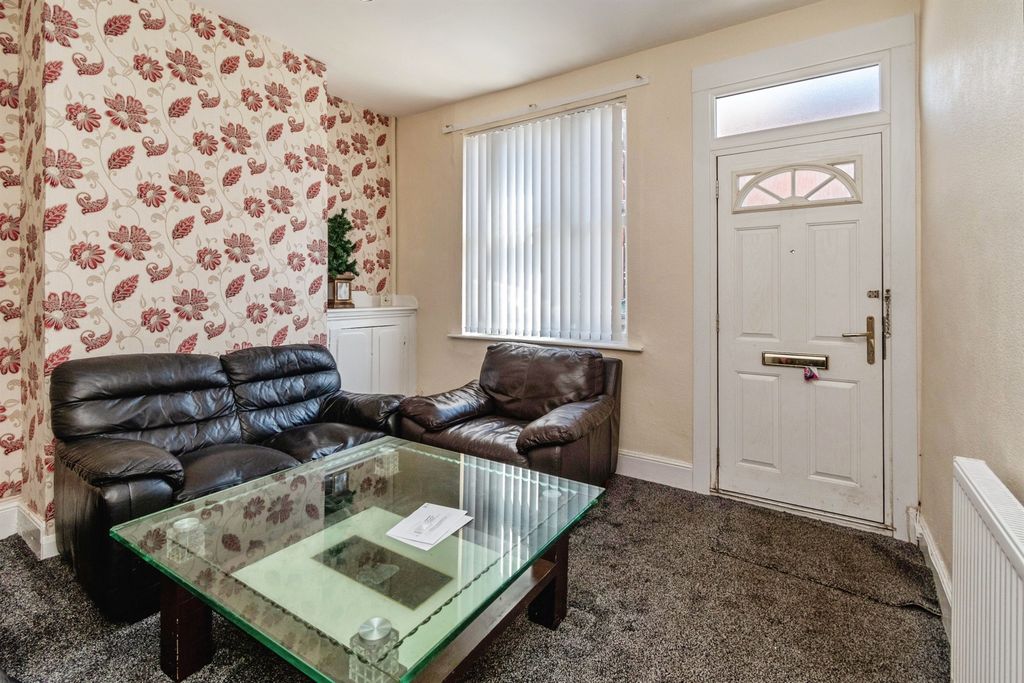 Property photo 2 of 12