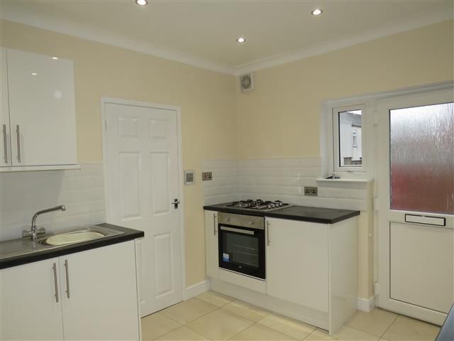 Property photo 1 of 6 Kitchen