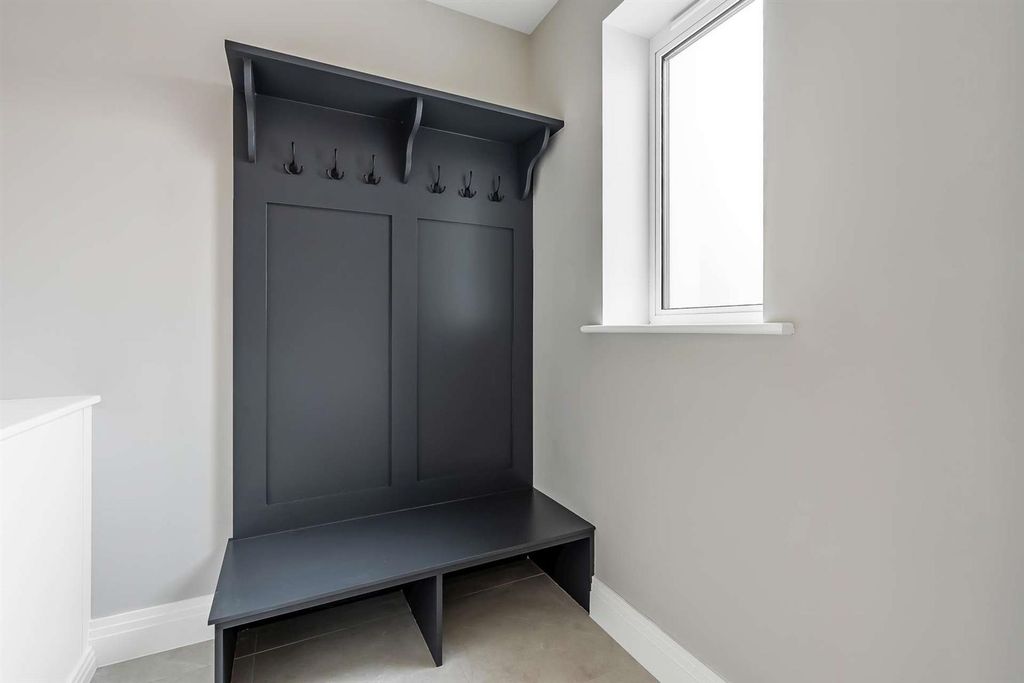 Additional image 14 of 4 bed detached house for saleCross Lanes, Guildford GU1
