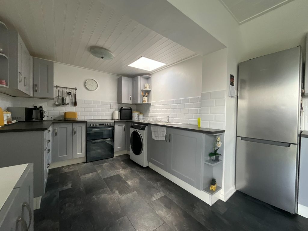 Property photo 3 of 24 3987836