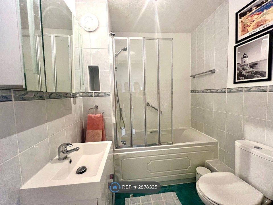 Additional image 13 of 2 bed flat to rentBeach Crescent, Littlehampton BN17