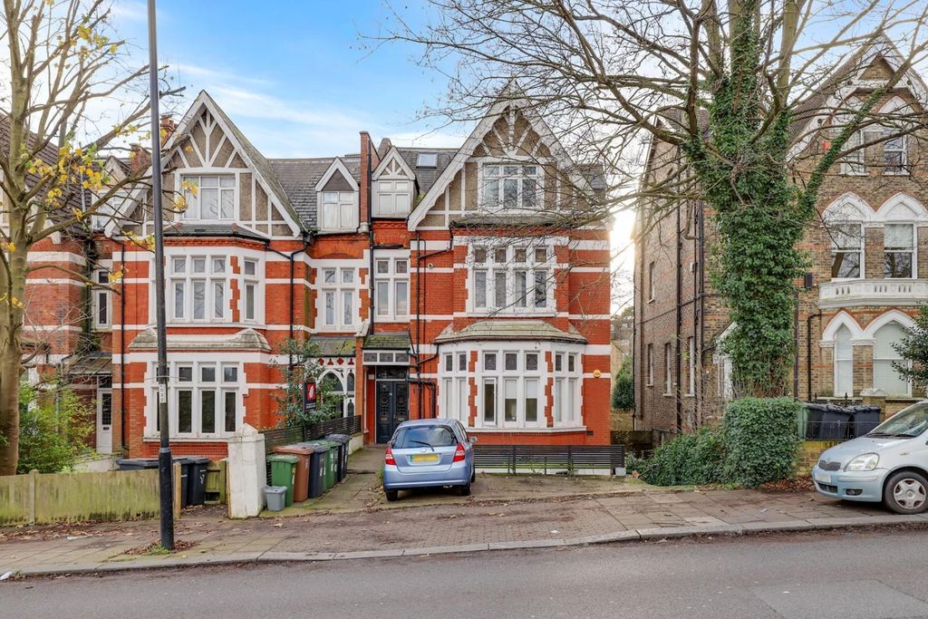 Property photo 2 of 13 15-63c9Jhpropworld - 49A Westwood Hill - 43-Medium