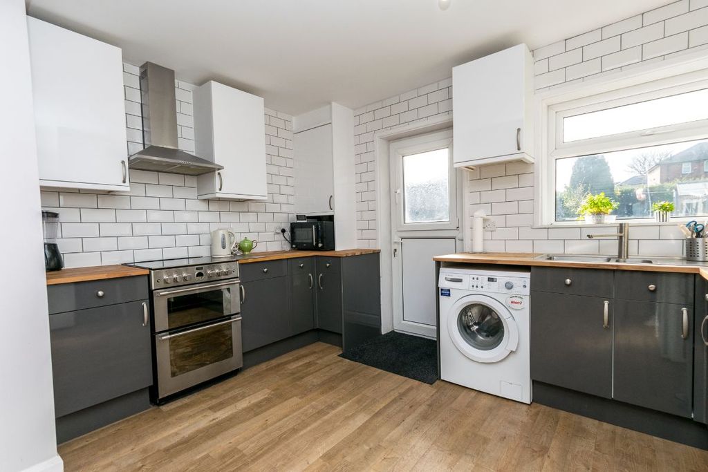 Property photo 2 of 29