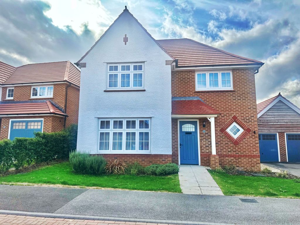 Property photo 1 of 20 Fully Furnished Four-Bedroom Detached House To Let
