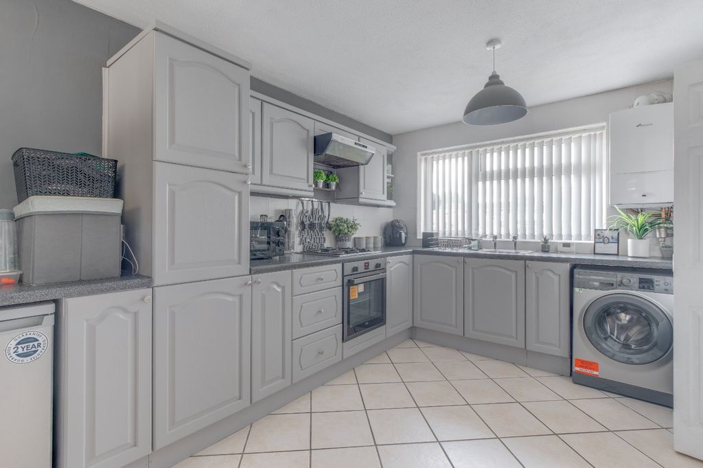 Property photo 2 of 13 Picture No. 99