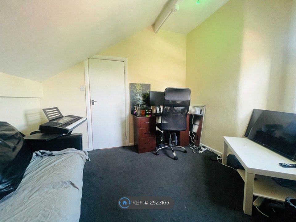 Property photo 3 of 11