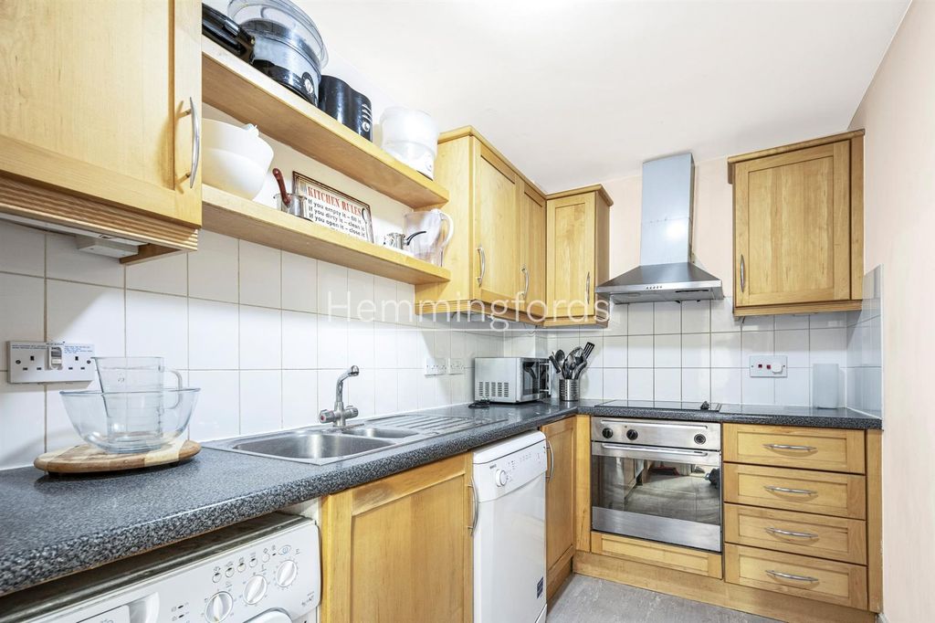 Property photo 3 of 10