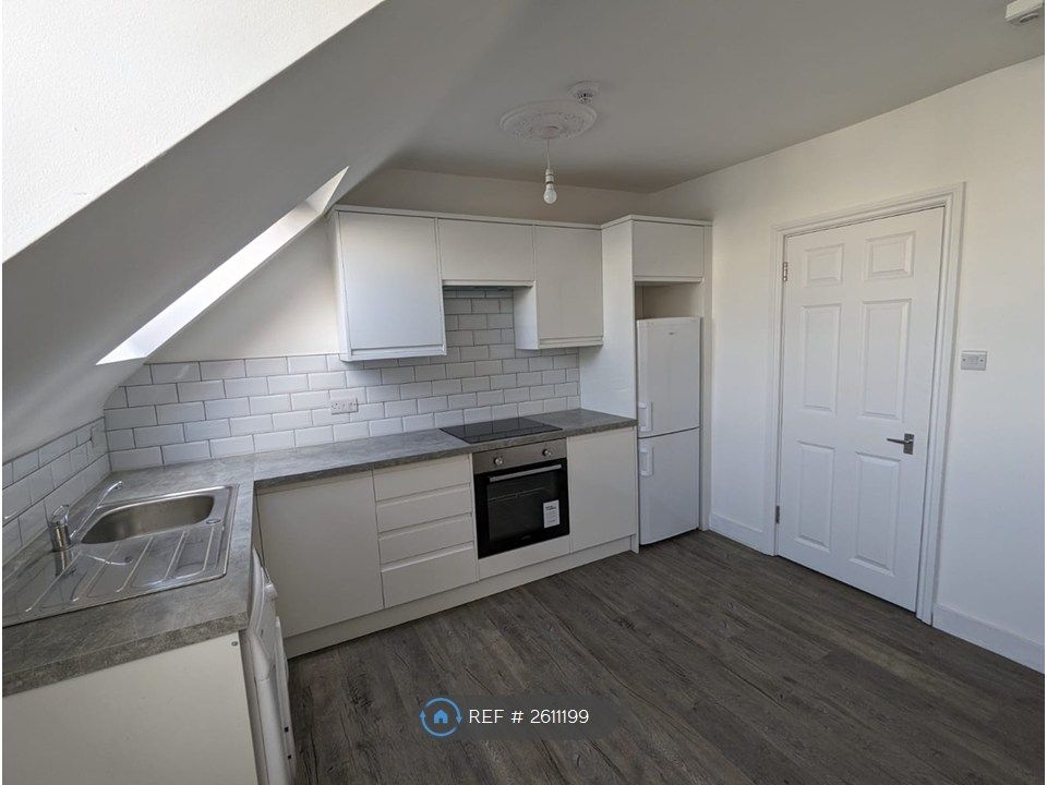 Property photo 3 of 29 Fully Fitted Kitchen/Diner