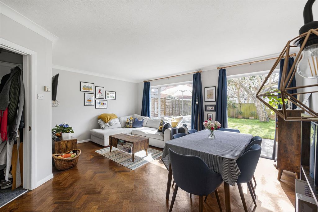 Property photo 3 of 20 Living Room/Diner