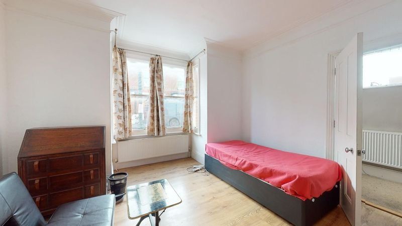 Property photo 3 of 17 Picture 3