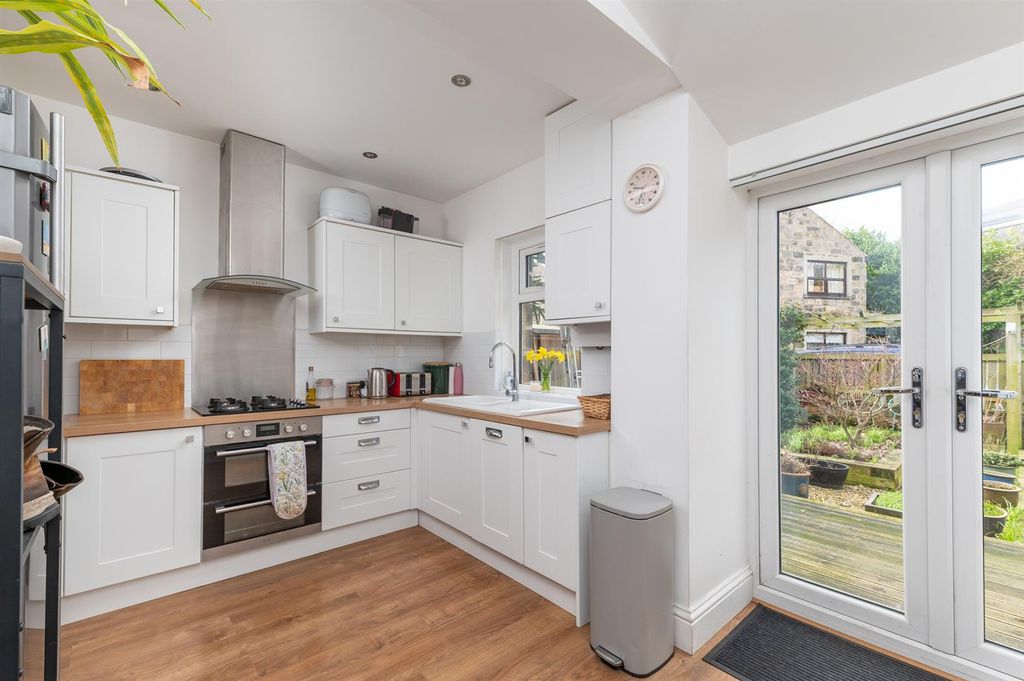 Property photo 3 of 28 Kitchen