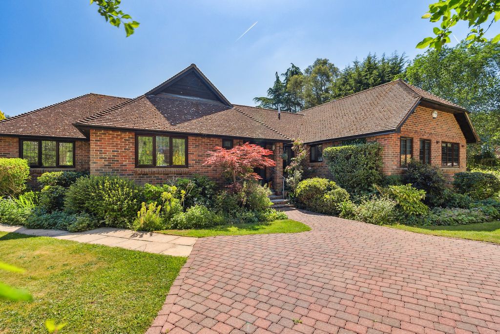 Property photo 2 of 34
