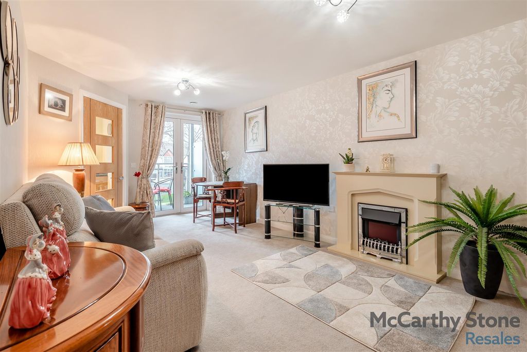 Property photo 1 of 14 8679438-Interior03.Jpg