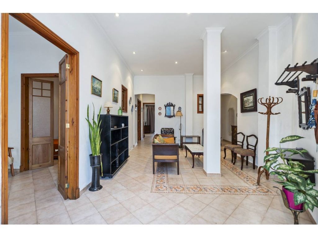 Property photo 2 of 30