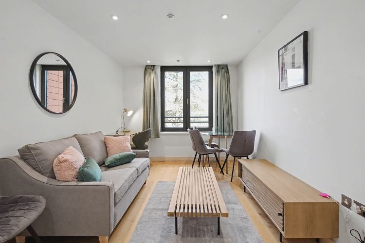 Property photo 2 of 9 326379