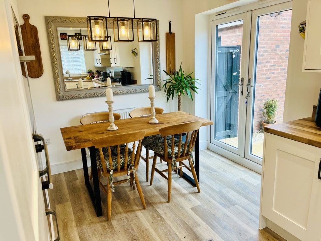 Property photo 3 of 28 50A38469-1F8d-43E7-A310-9A5F1F6592d3