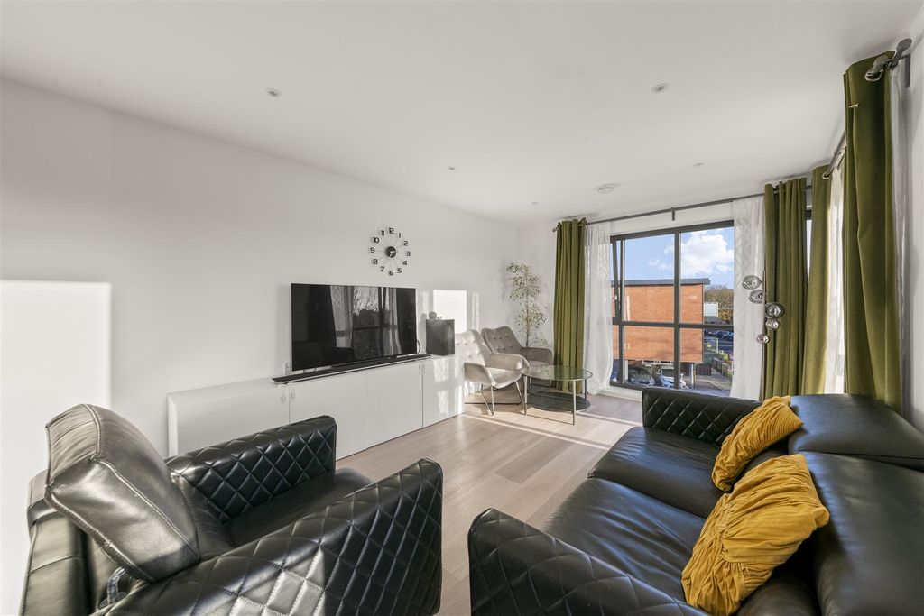 Property photo 2 of 15