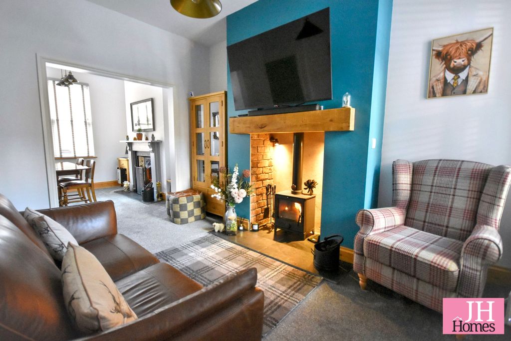 Property photo 2 of 21