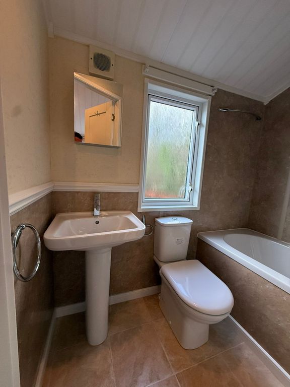 Property photo 3 of 35