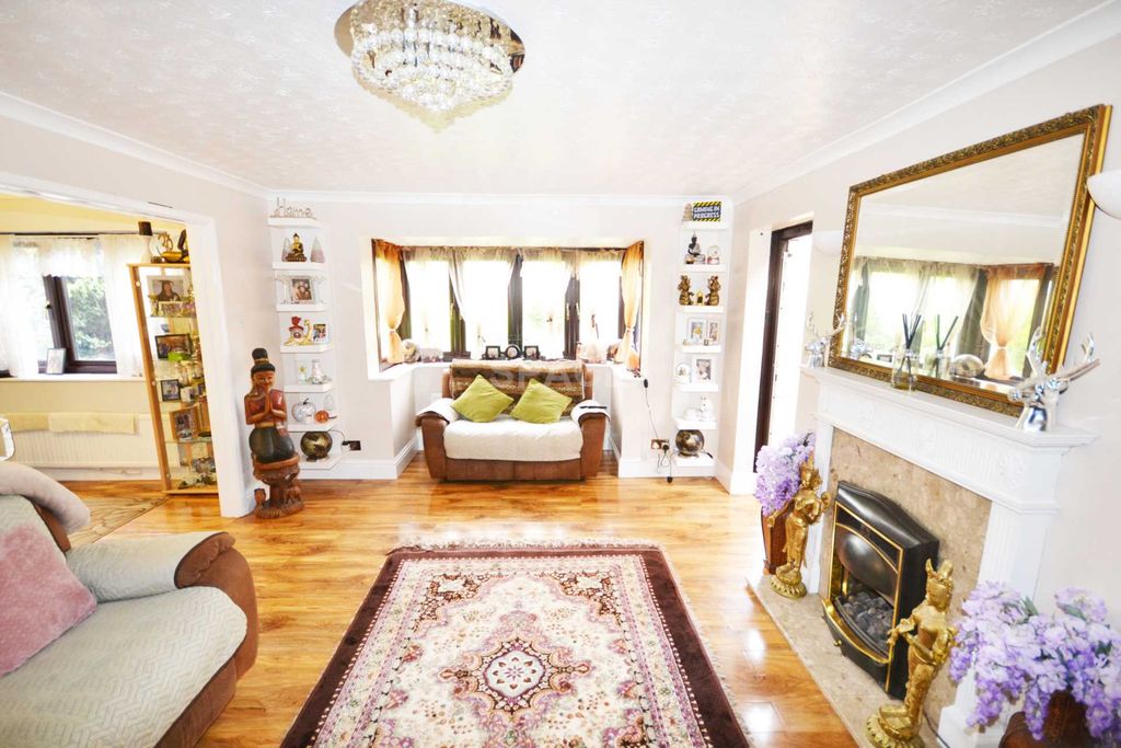 Property photo 3 of 14