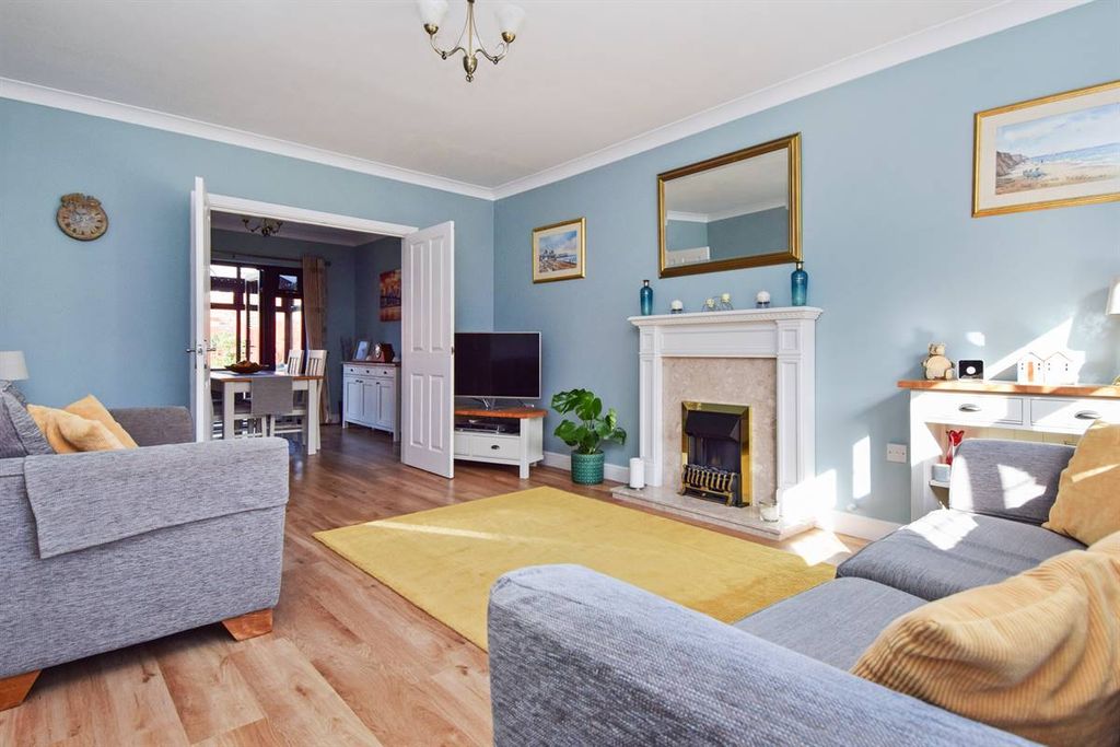 Property photo 3 of 24