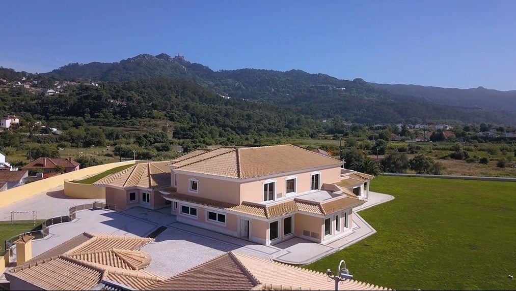 Property photo 1 of 41