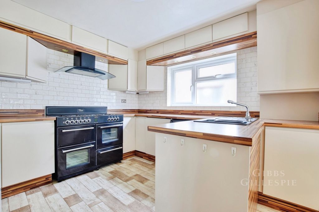 Property photo 3 of 20 Pbox-Img.Jpg